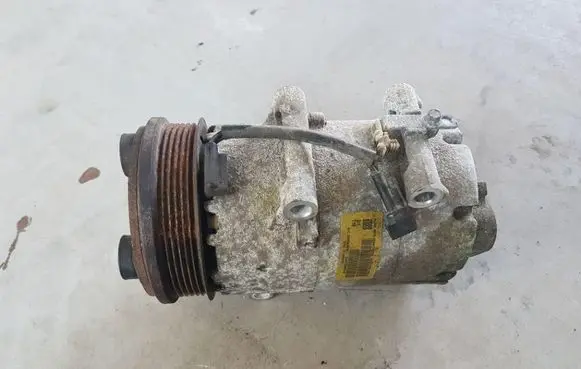 Ford Focus C-MAX Air conditioning (A/C) compressor (pump)