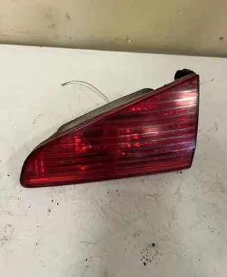 Peugeot 607 Tailgate rear/tail lights