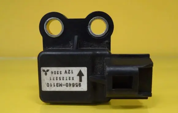Hyundai Santa Fe Airbag deployment crash/impact sensor 95640M3110