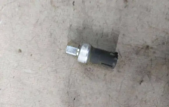 Ford S-MAX Air conditioning (A/C) pressure sensor 6F9319D594AA 1204C04MX2