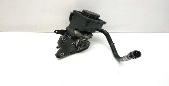 BMW X3 E83 Power steering pump 7692974536