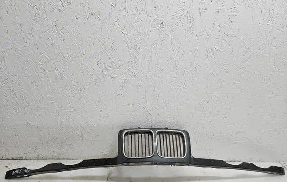 BMW 5 E34 Front bumper upper radiator grill 51131973825 1973825