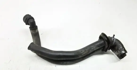Volkswagen PASSAT B5.5 Engine coolant pipe/hose