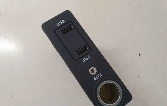USB socket connector