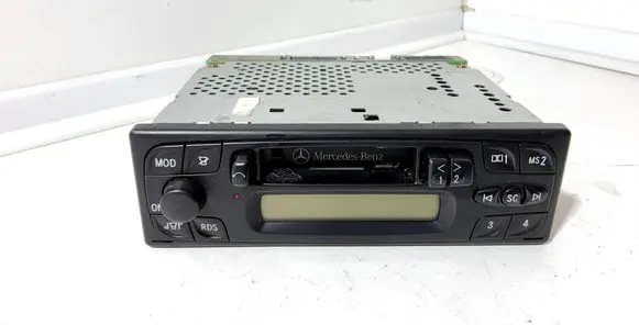 Mercedes-Benz A W168 Radio/CD/DVD/GPS head unit A1688200179 PA9926Y0035718 CQLP3920L