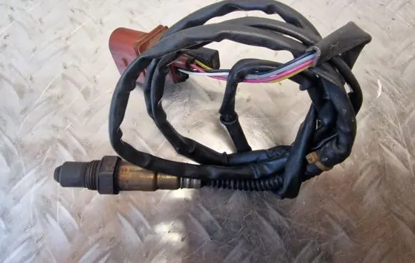 Audi A8 S8 D2 4D Lambda probe sensor 077906265AB