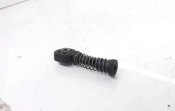Volkswagen PASSAT B6 Gear shift cable bracket 1J0711761C