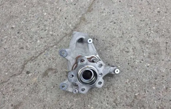 BMW X1 U11 Front wheel hub 6890179