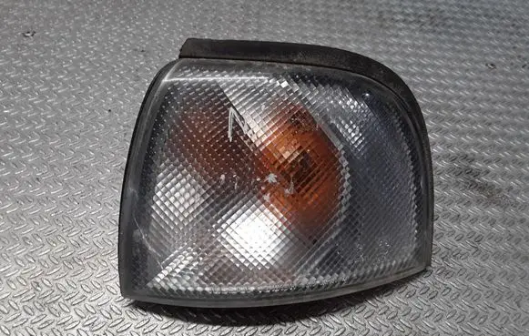 Nissan Sunny Front indicator light 6R010301