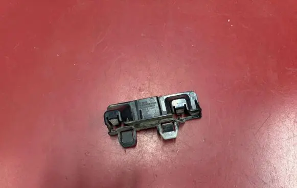 BMW X1 U11 Fender mounting bracket 9883558 51779883558