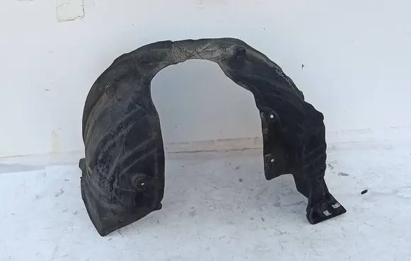Toyota Sienna XL40 IV Front arch 