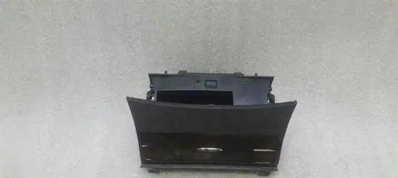 Mercedes-Benz CLS C219 Car ashtray A2116802852
