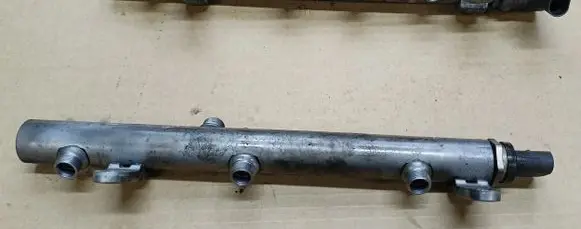 Mercedes-Benz R W251 Fuel injector supply line/pipe 
