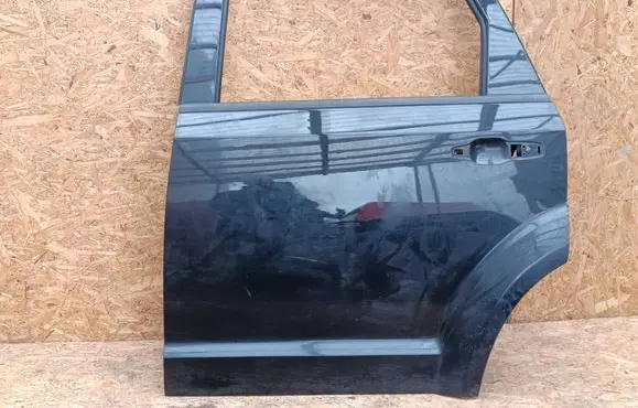 Dodge Journey Rear door