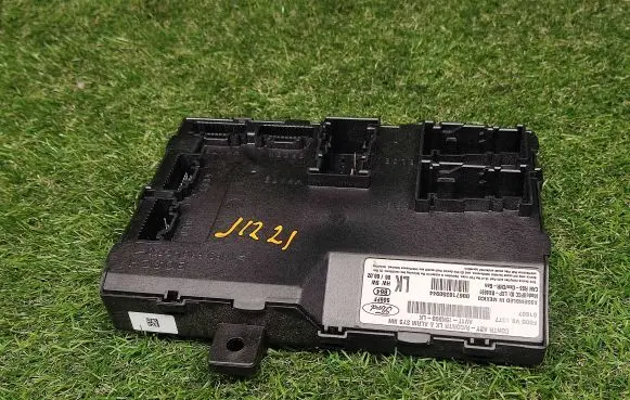 Ford Fiesta Comfort/convenience module AV1T15K600LK F005V01577