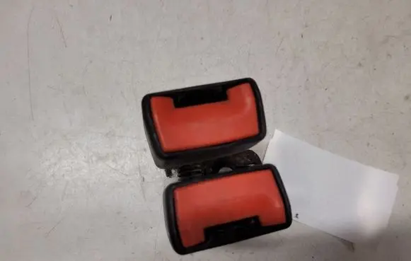 Ford Focus Middle seatbelt buckle (rear)