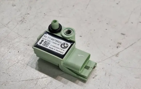 BMW X3 E83 Airbag deployment crash/impact sensor 65776978822 11585229