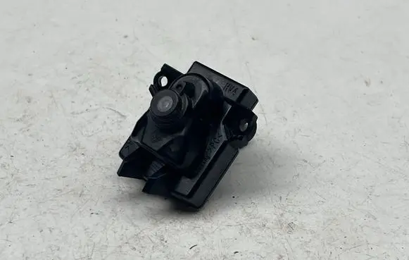 Nissan Micra Rear glass lock/latch Q647 5H1945302