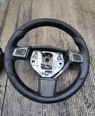 Opel Vectra C Steering wheel 13250383 305846799057AA