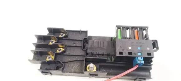 Mercedes-Benz E W211 Fuse box set 2115452301