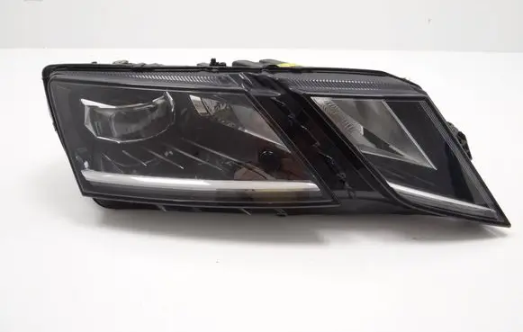 Skoda Octavia Mk3 (5E) Headlight/headlamp 5E1941018E 145100023807 LE15A6369