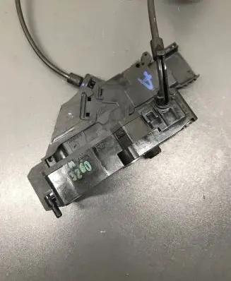 Citroen C3 Picasso Front door lock 24095816 24097816