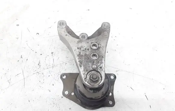 Skoda Fabia Mk1 (6Y) Engine mount bracket 6Q0199262AN