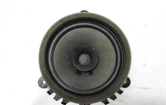 Volvo C30 Front door speaker 30657444 M5XUG 10W29