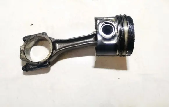 Volkswagen PASSAT B6 Piston with connecting rod 038j