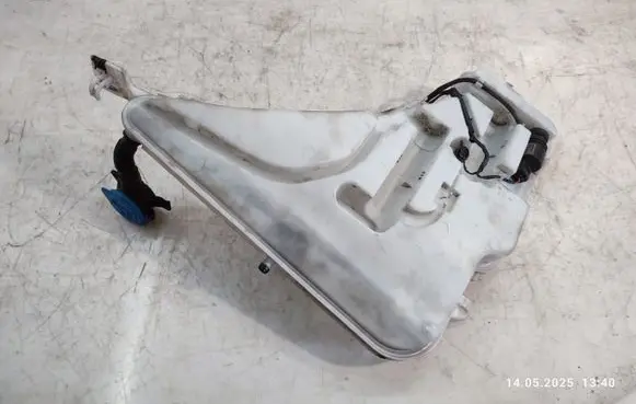BMW 3 GT F34 Windshield washer fluid reservoir/tank 7241671