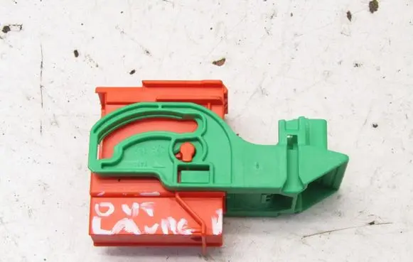 Mitsubishi Outlander Battery relay fuse 110129