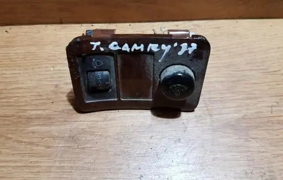 Toyota Camry Headlight level height control switch