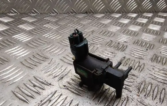 Lexus RX 330 - 350 - 400H Vacuum valve 9091012204 1362001920