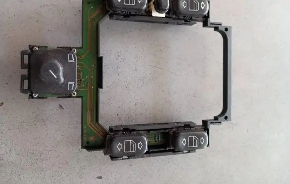 Mercedes-Benz C W202 Front door window switch trim 2028208210