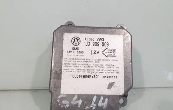 Volkswagen Golf IV Airbag control unit/module 1J0909609