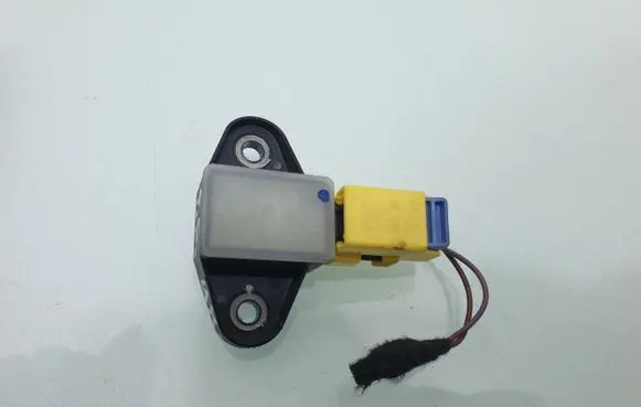 Volkswagen PASSAT B7 Airbag deployment crash/impact sensor 8K0973323T