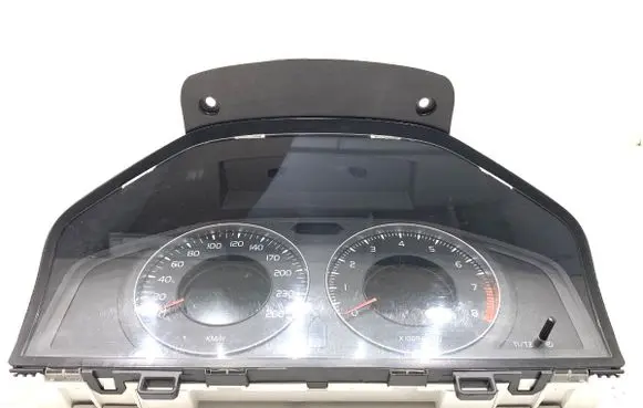 Volvo V70 Speedometer (instrument cluster) 31270898AA