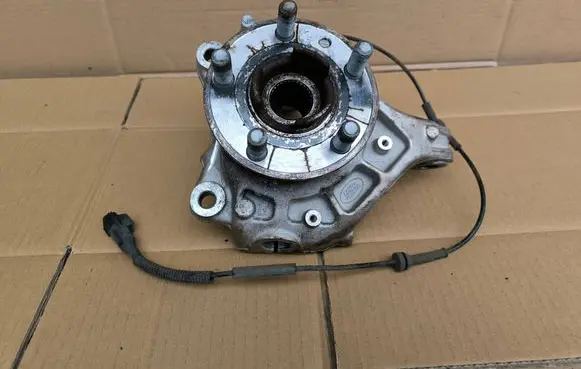 Land Rover Range Rover Evoque L538 Front wheel hub spindle knuckle 