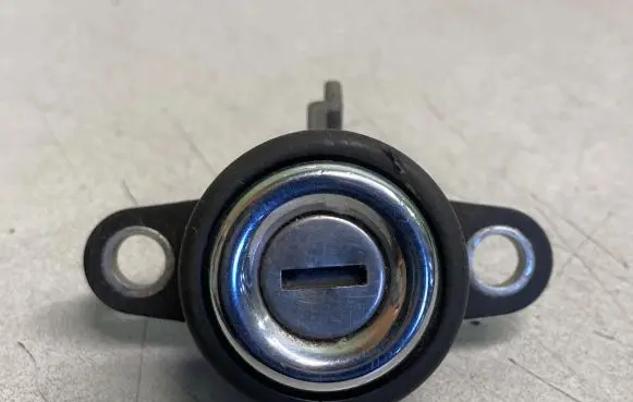 Audi 80 90 B3 Tailgate exterior lock 443827539