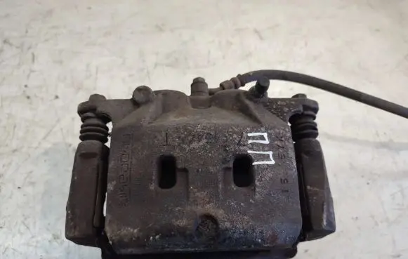 Nissan X-Trail T32 Front brake caliper