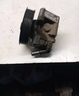 Ford Mondeo MK IV Power steering pump 9817335