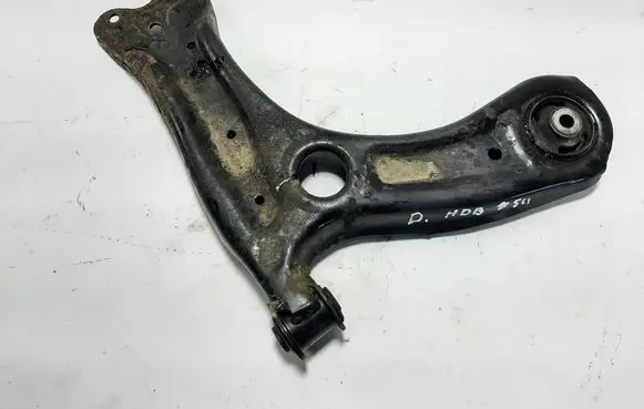 Volkswagen Polo V 6R Front lower control arm/wishbone 6R0407152F