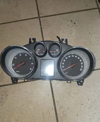 Opel Mokka Speedometer (instrument cluster) 42342753 654663731 5027537000451218