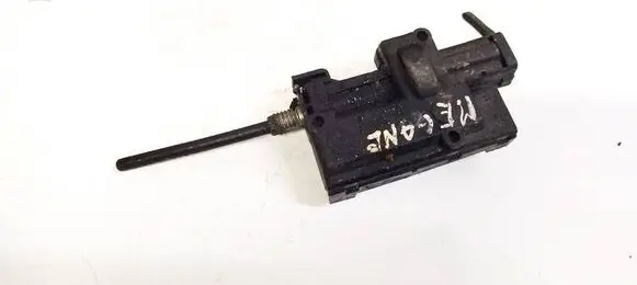 Renault Megane III Central locking motor 8200305732