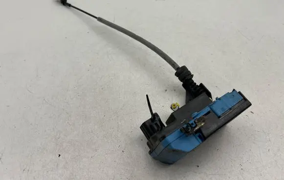Volvo V70 Front door lock