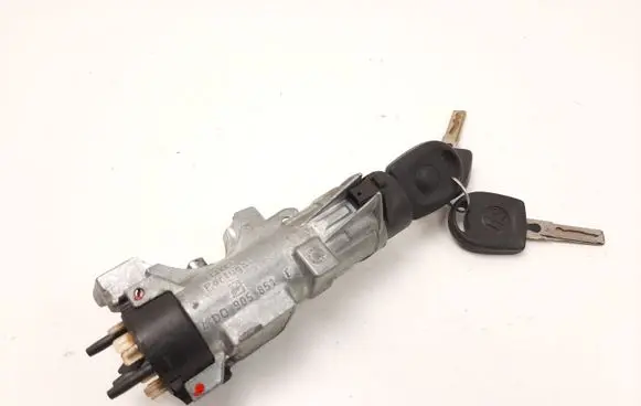 Volkswagen PASSAT B5 Ignition lock 4D0905851E