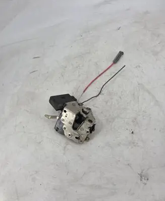 BMW 5 E34 Front door lock 8138923