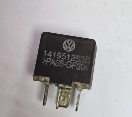 Volkswagen Polo III 6N 6N2 6NF Other relay 141951253B