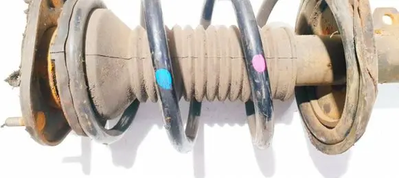 Toyota Avensis T250 Front coil spring