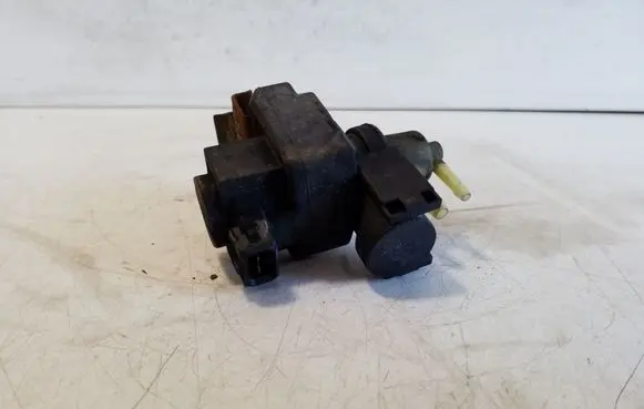 Suzuki Grand Vitara II Turbo solenoid valve 8200486